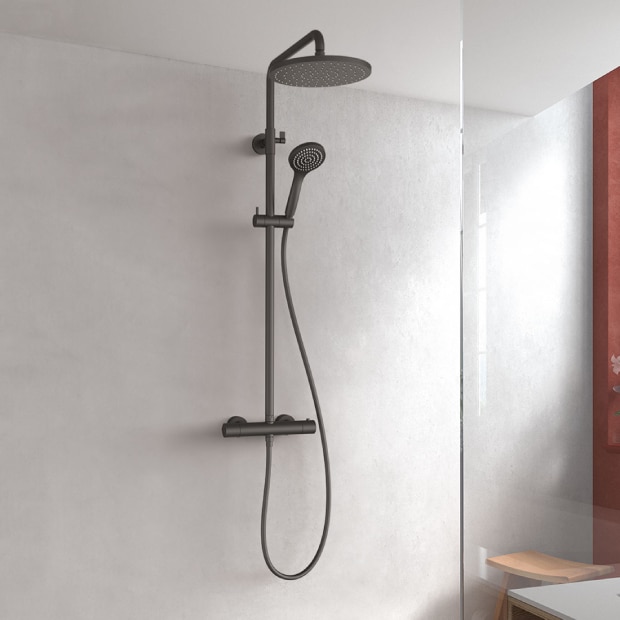 Columna de ducha empotrada Sumatra con premarco negro [ VAROBATH ] ⋆  VAROBATH | Un baño increíble